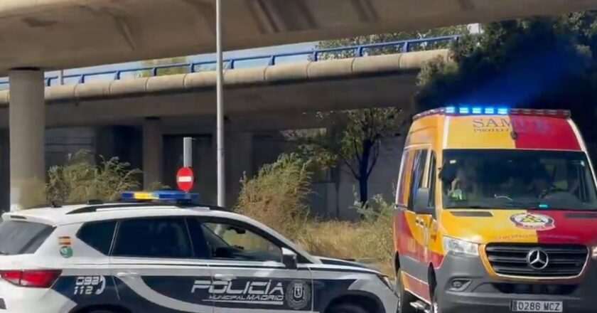 Motociclista gravemente herido en accidente con taxi en Moratalaz: últimos detalles