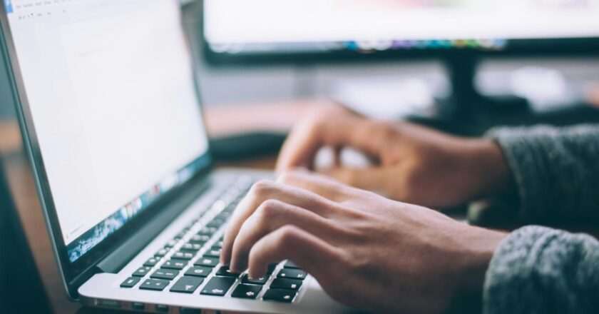 La Comunidad de Madrid capacita gratuitamente en Inteligencia Artificial a vecinos de 149 municipios