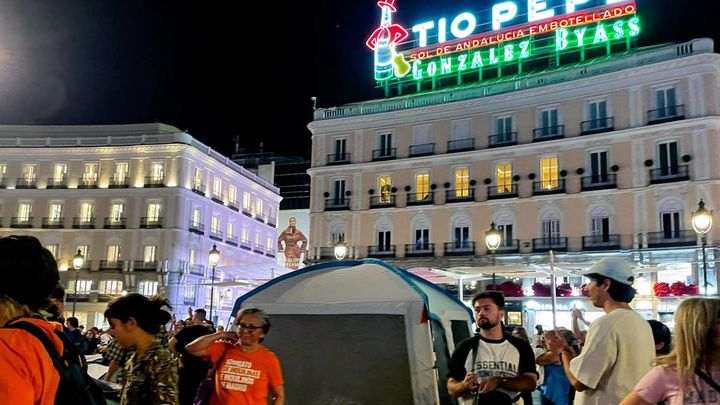 Acampada en Sol: Protesta en Madrid por el ‘Decreto Maricarmen’ y la Crisis de Vivienda