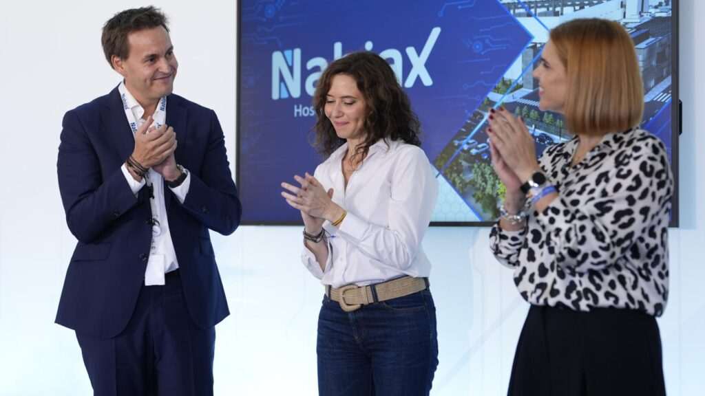 Díaz Ayuso destaca el valor estratégico de los centros de datos en la optimización de servicios públicos