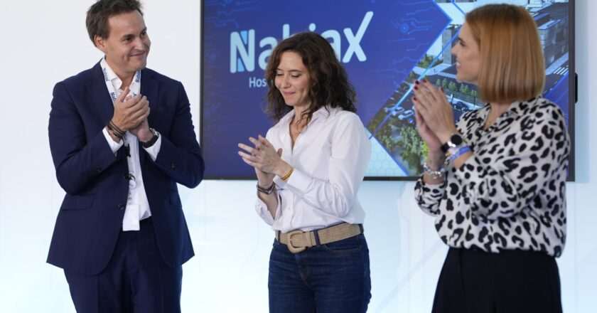 Díaz Ayuso destaca el valor estratégico de los centros de datos en la optimización de servicios públicos