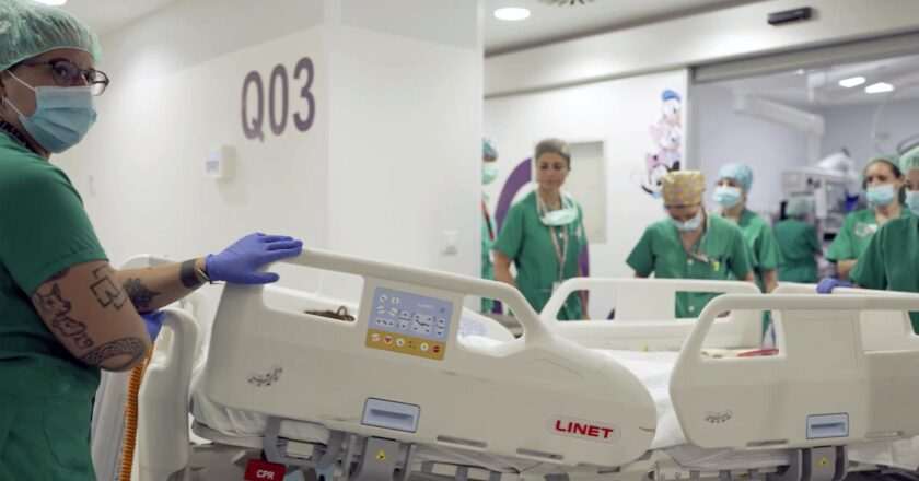 Milagro en el Hospital 12 de Octubre: Una niña con malformaciones en la vía aérea celebra su cuarto cumpleaños soplando velas por primera vez