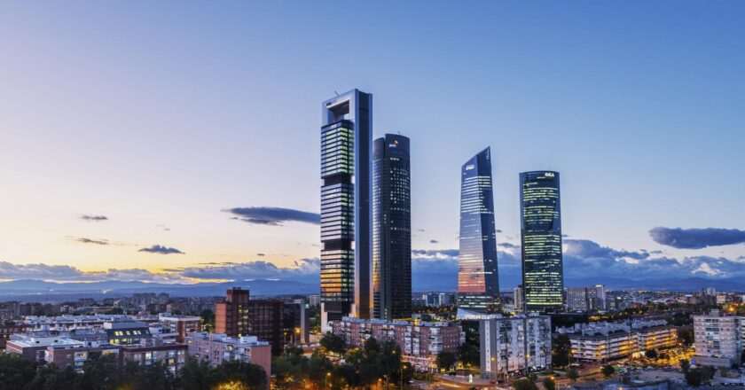 La región alcanza la calificación crediticia más alta por parte de las cinco principales agencias internacionales de rating