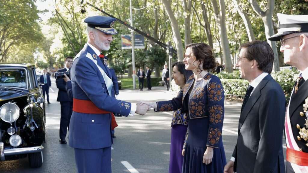 Díaz Ayuso destaca en el desfile militar del Día de la Fiesta Nacional