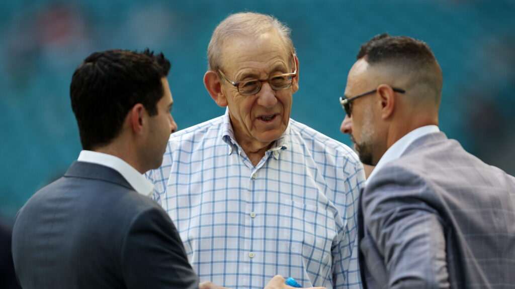 Stephen Ross vende una parte de los Dolphins a una valoración récord