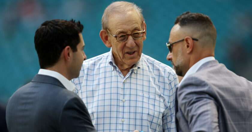 Stephen Ross vende una parte de los Dolphins a una valoración récord