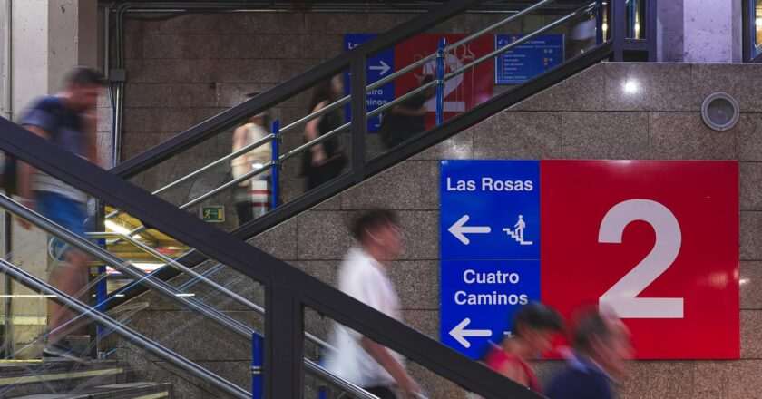 Metro de Madrid destina 11 millones de euros a supervisión de estaciones y mantenimiento de 601 máquinas expendedoras de billetes